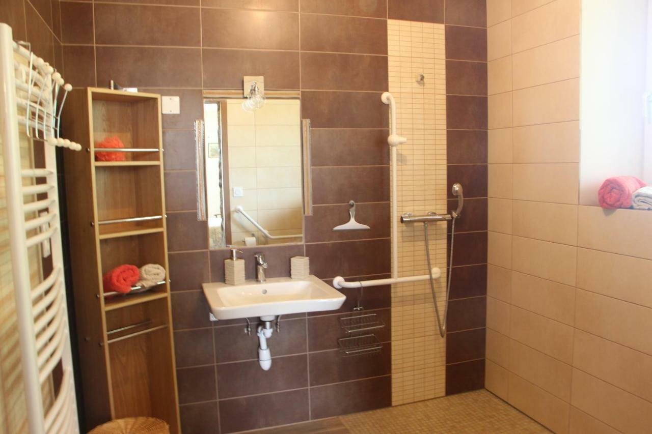 Chambres Aux Bonnes Herbes Bais  Luaran gambar